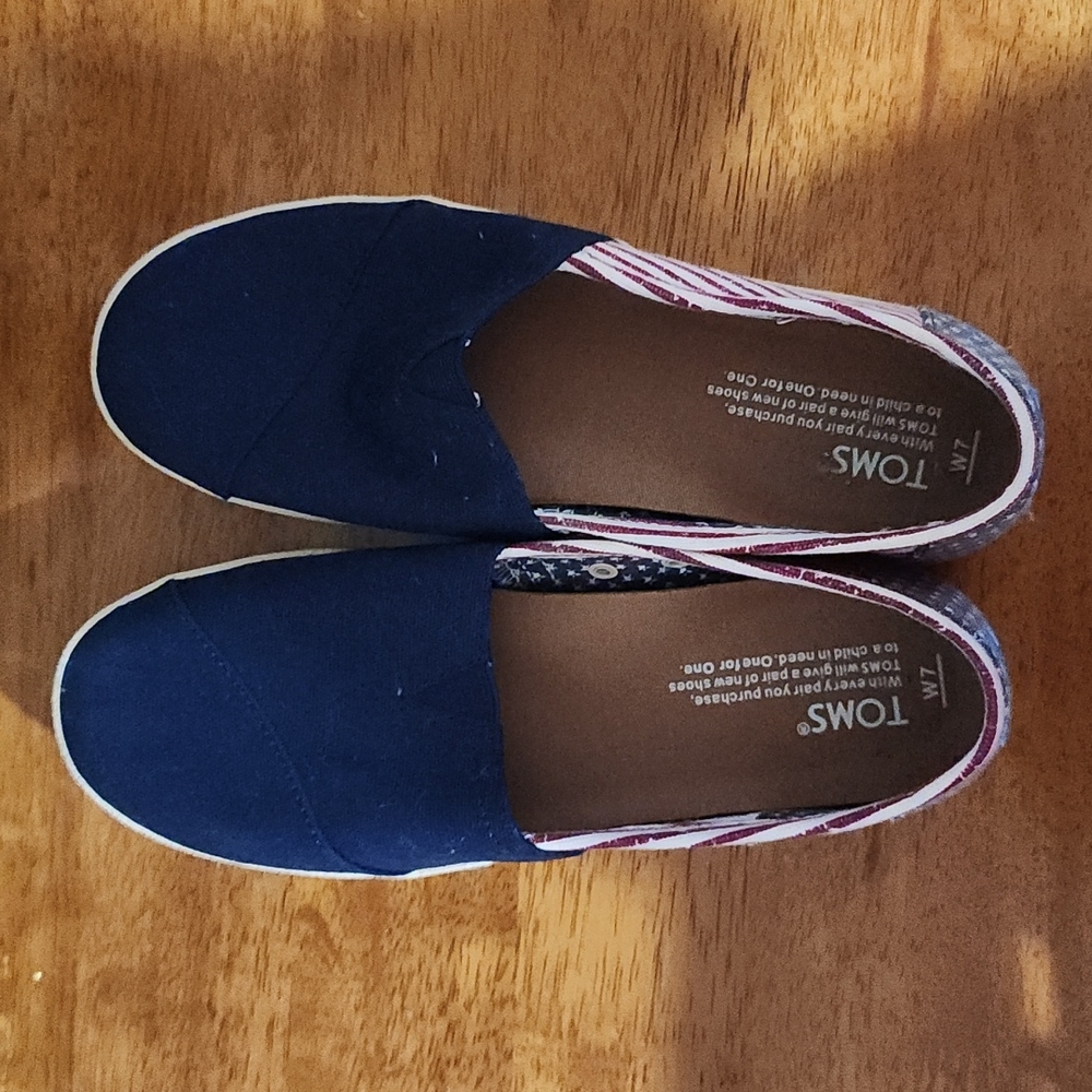 TOMS shoes